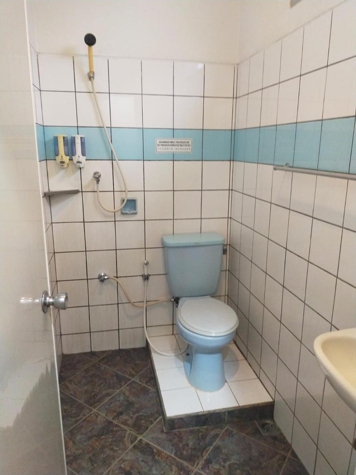 Hotel Aneka Baru Слеман Экстерьер фото