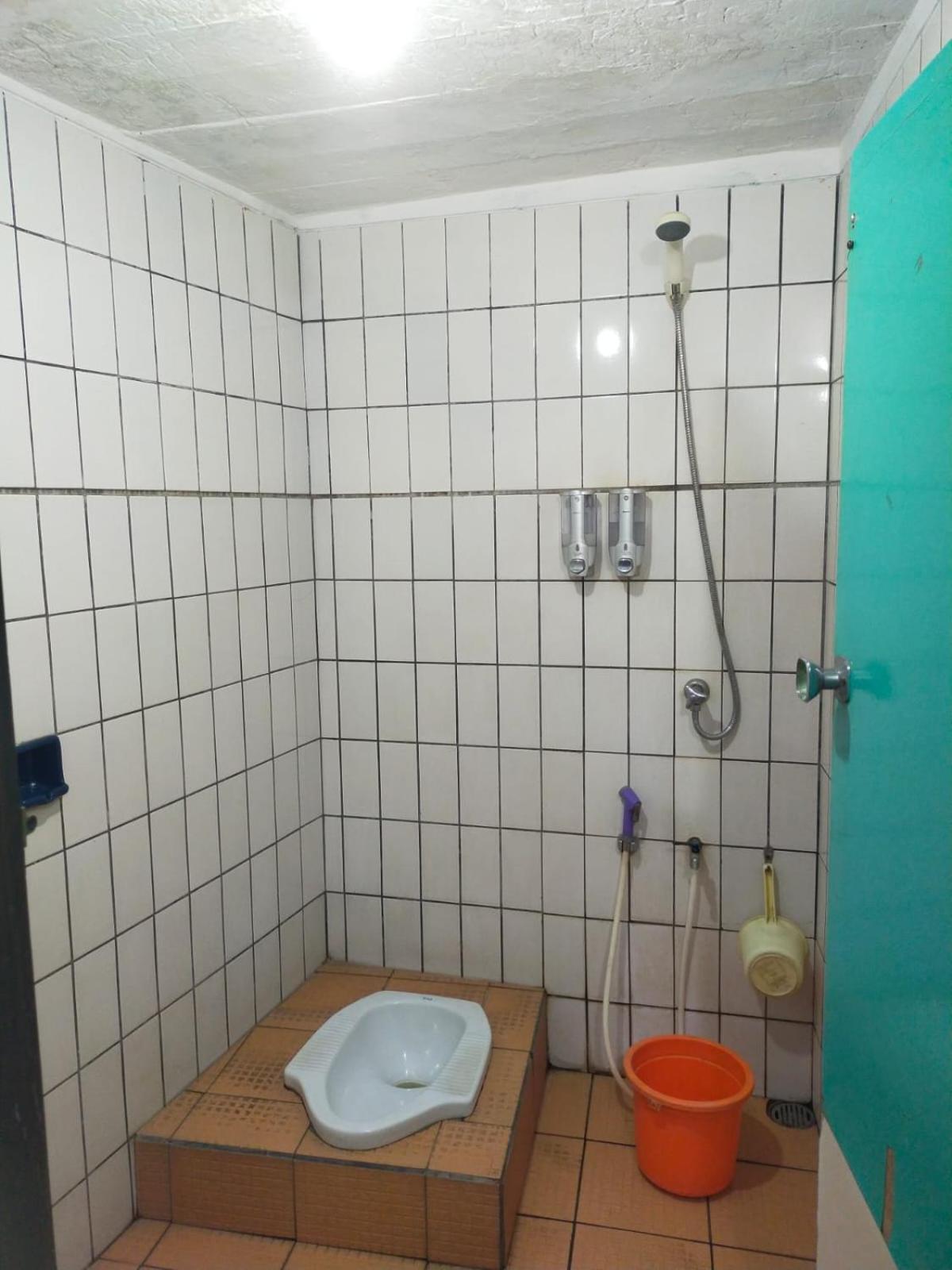 Hotel Aneka Baru Слеман Экстерьер фото